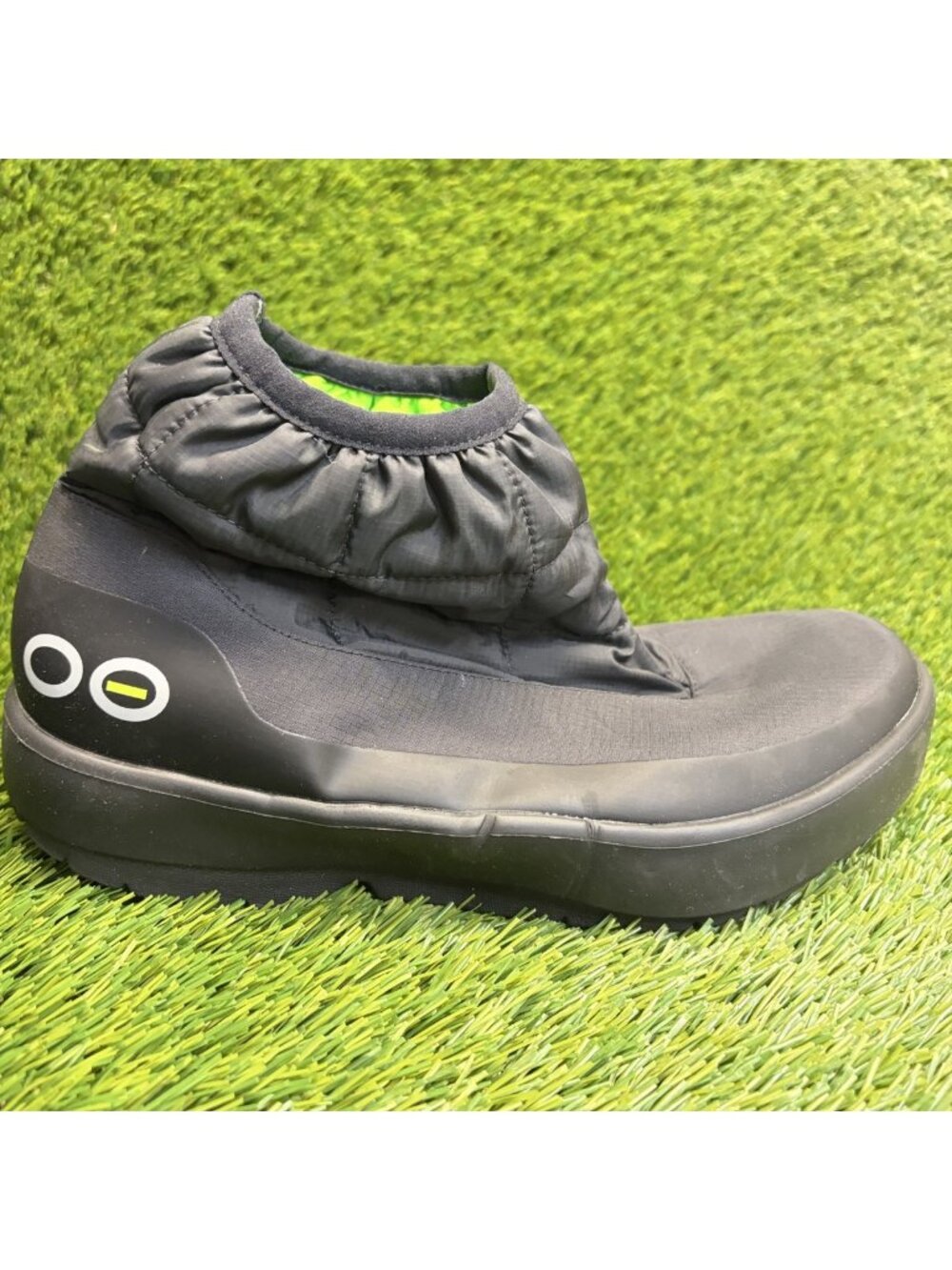 OOFOS OOmg Bootie Mens Size 9 Black Classic Outdoor Pull On Recovery Boots